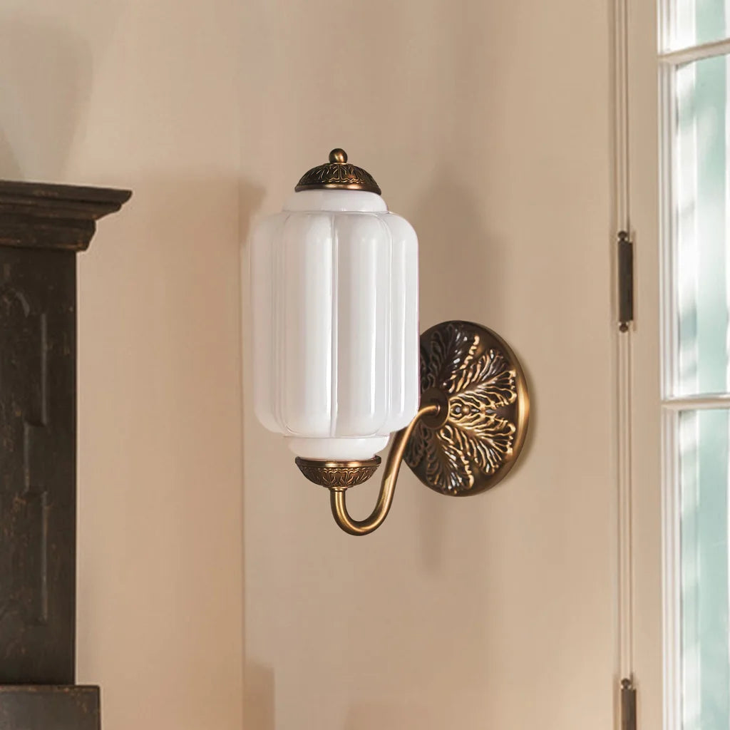 Applique murale élégante en verre opalin – lampe murale pour éclairage d’ambiance dans le salon, le couloir ou la chambre