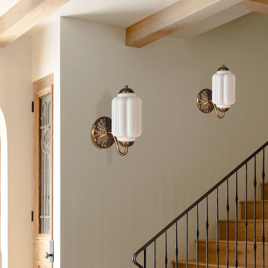 Applique murale élégante en verre opalin – lampe murale pour éclairage d’ambiance dans le salon, le couloir ou la chambre
